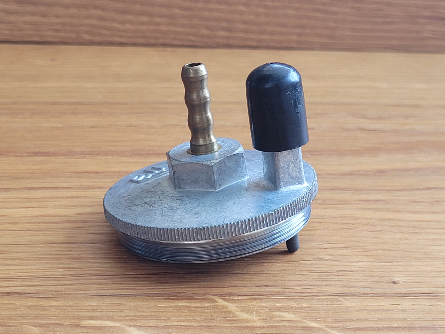 BING float chamber cover 101 for Zündapp DB 250 DBK 250 with AJ 2/22/ & 2/22/10 BING carburetor original spare part