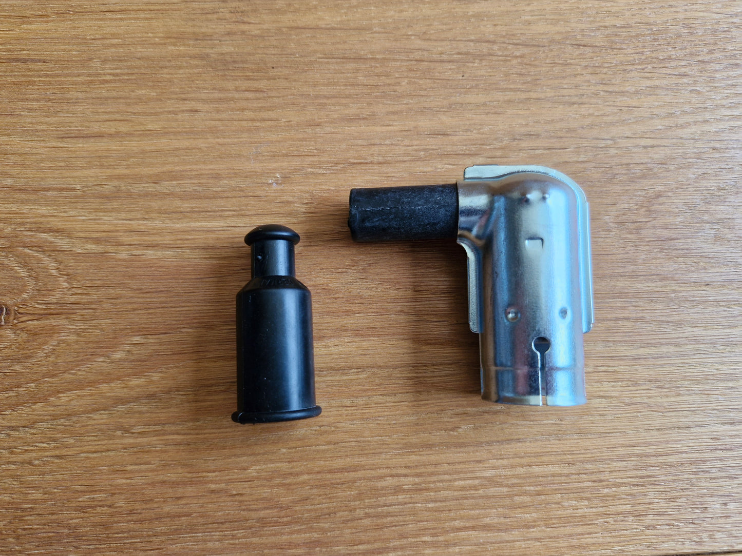 Spark plug connector BERU with rubber protection BMW R25 R26 R27 R50 R60 R69S R51 R67 R68 vintage car spare parts