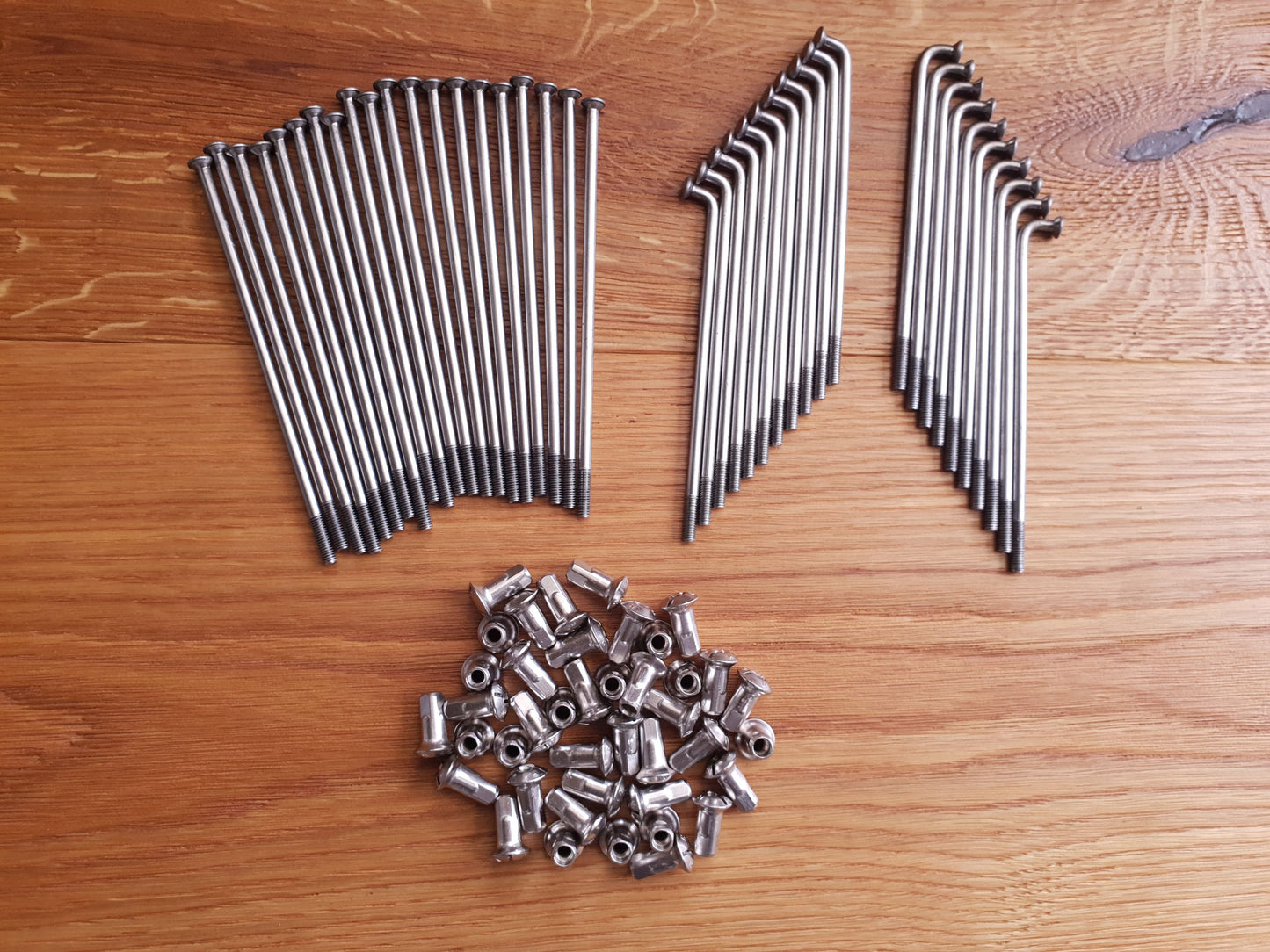 Speichen Triumph BSA Bonneville T120 1967 - 1970 Edelstahl VA mit Nippel 6, 40 oder 80 Stück Oldtimer Ersatzteile
